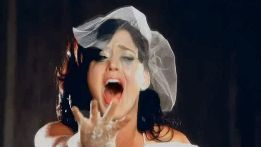 Katy Perry video Hot 'N Cold.