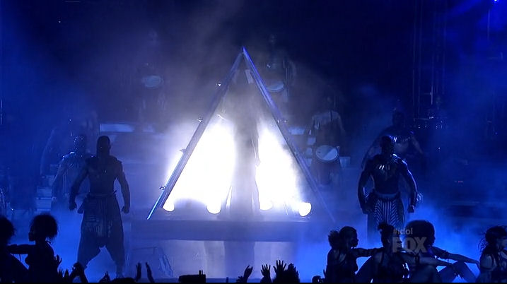 Rihanna American Idol Final Occult Illuminati Pyramid of Light Ritual
