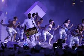 2012 Olympics Closing Ceremony London, Running up that hill mummies pyramid builders