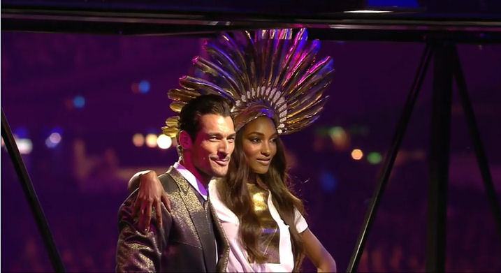 2012 Olympics Closing Ceremony London, Naomi Campbell sun headdress