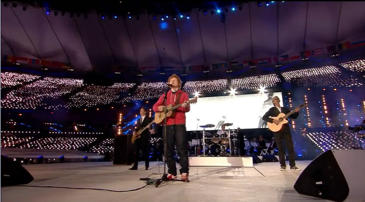 2012 Olympics Closing Ceremony London, Wish you Were Here white light pink floyd