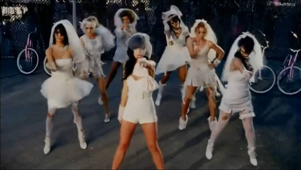 Katy Perry video Hot 'N Cold 